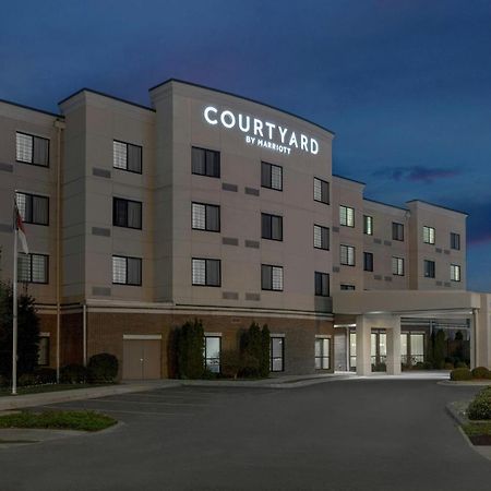 Courtyard By Marriott Salisbury Hotel Exterior photo
