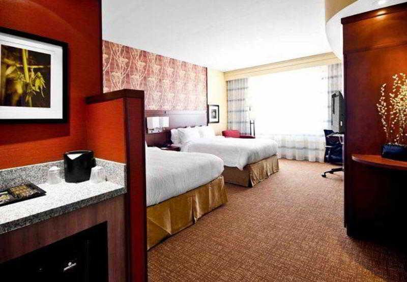 Courtyard By Marriott Salisbury Hotel Exterior photo